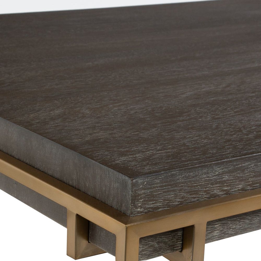 Autour de la table basse 