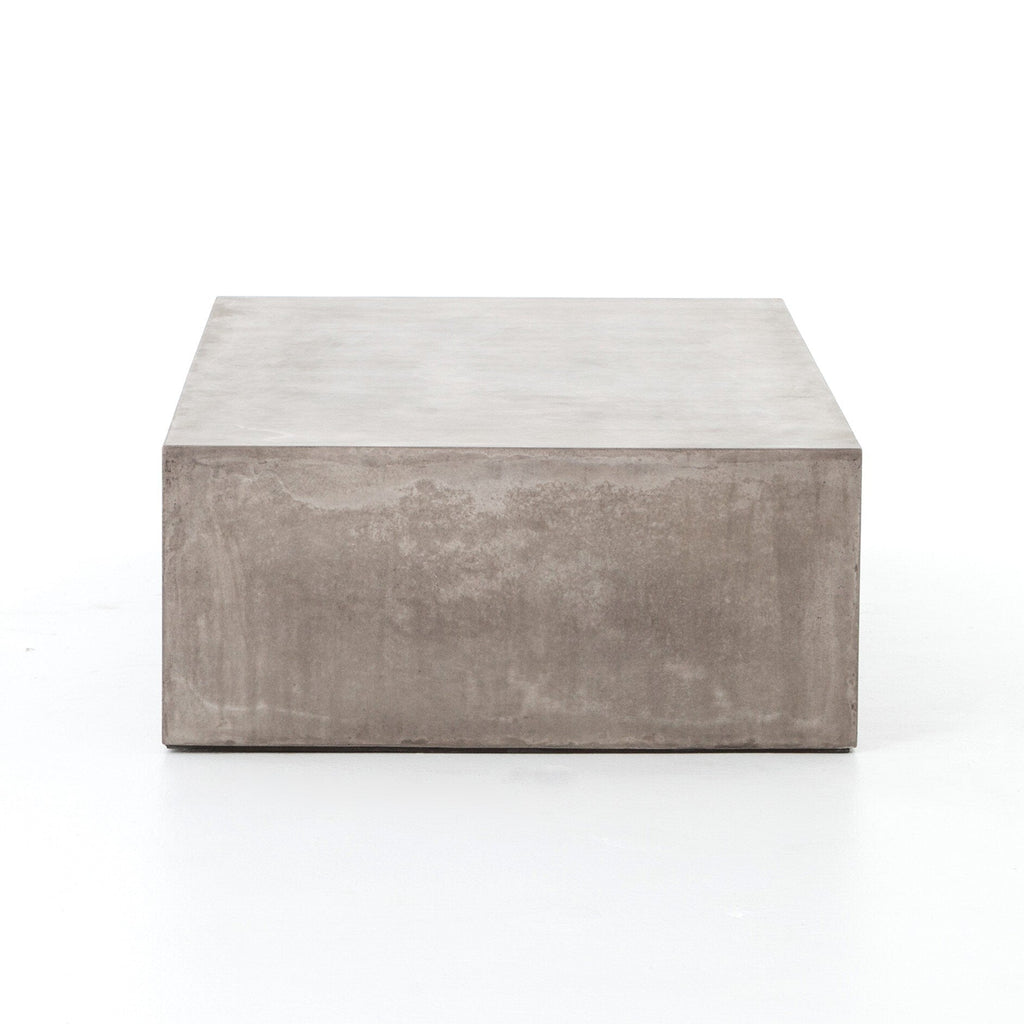 TABLE BASSE PAROISSIALE EN BÉTON