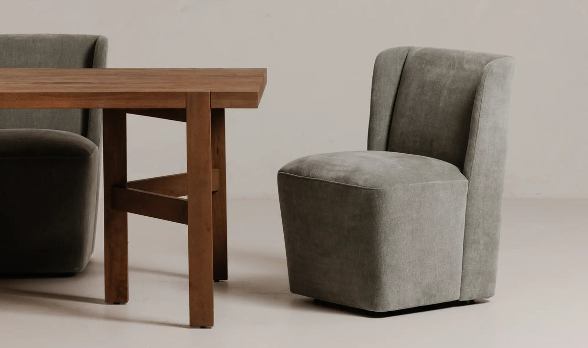 Chaise de salle à manger à roulettes Cormac, tissu performant vert ardoise